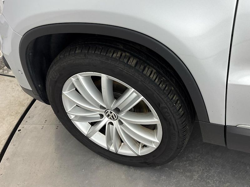 Volkswagen Tiguan Sport 4MOT - fotka 27 z 29