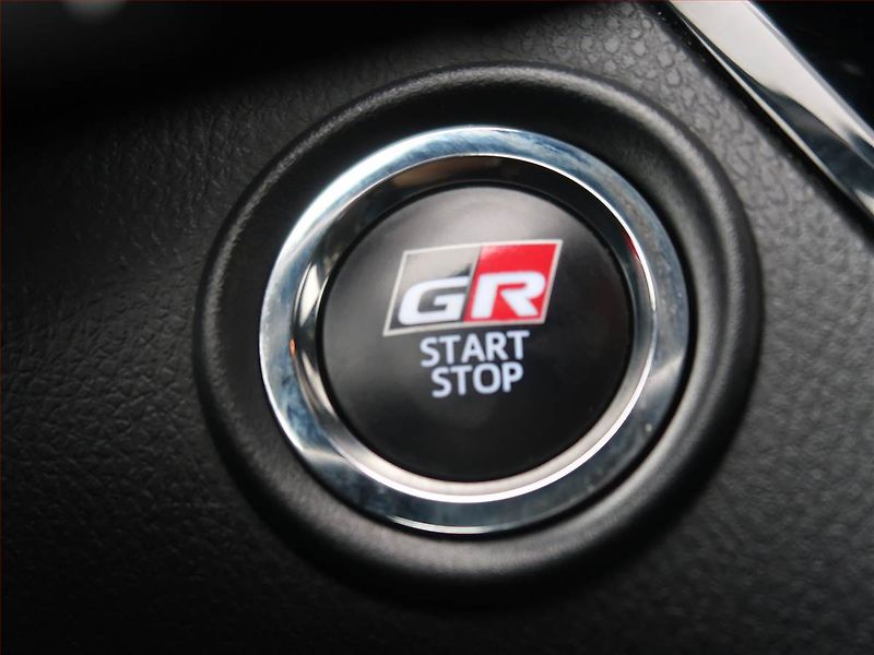 Toyota C-HR (2023) GR Sport 2.0 Hybrid - fotka 20 z 22