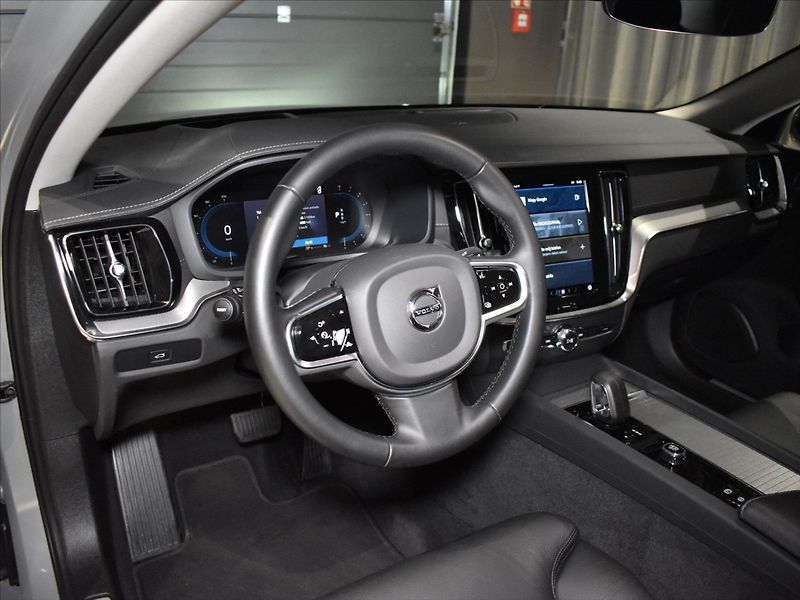 Volvo S60 2,0 B5 AWD Ultimate Panorama - fotka 11 z 23
