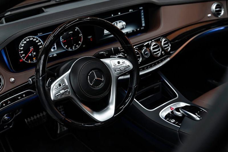 Mercedes-Benz Třídy S - fotka 9 z 23