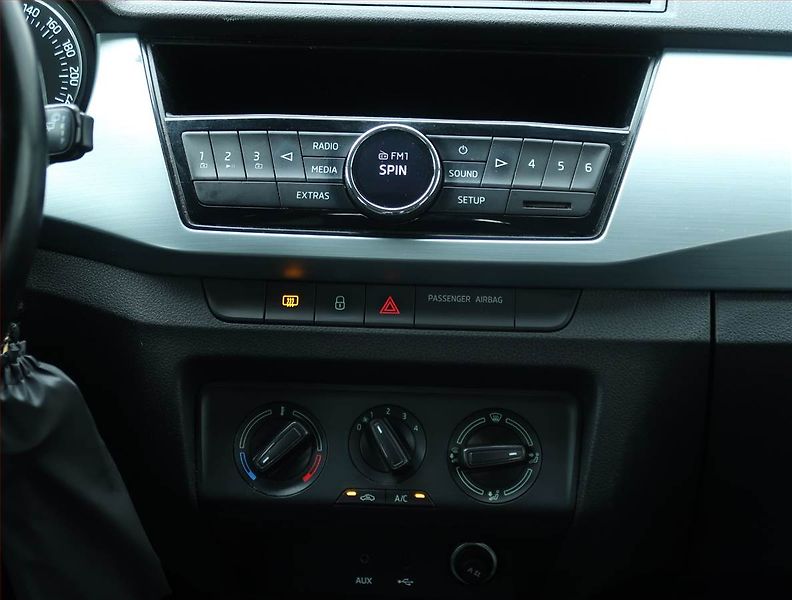 Škoda Fabia (2018) Ambition Plus 1.0 TSI - fotka 12 z 16