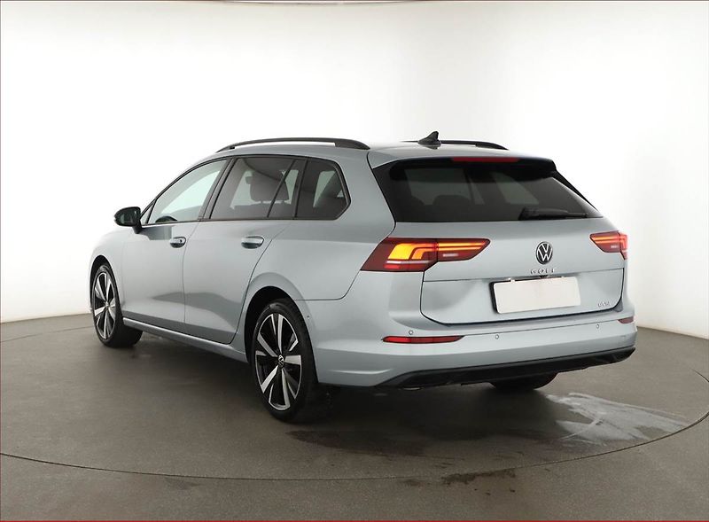 Volkswagen Golf (2025) Life 1.5 eTSI - fotka 4 z 20