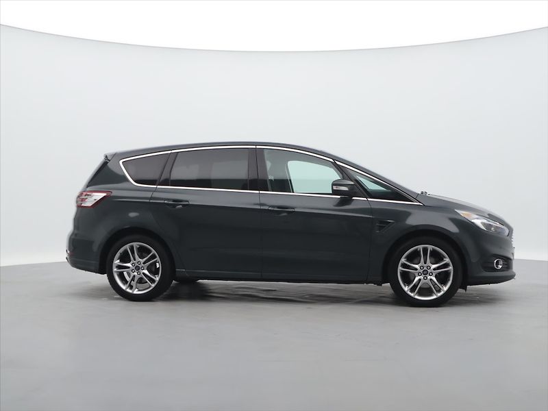 Ford S-MAX 2,0 TDCI 140kW Aut. Titanium - fotka 8 z 32