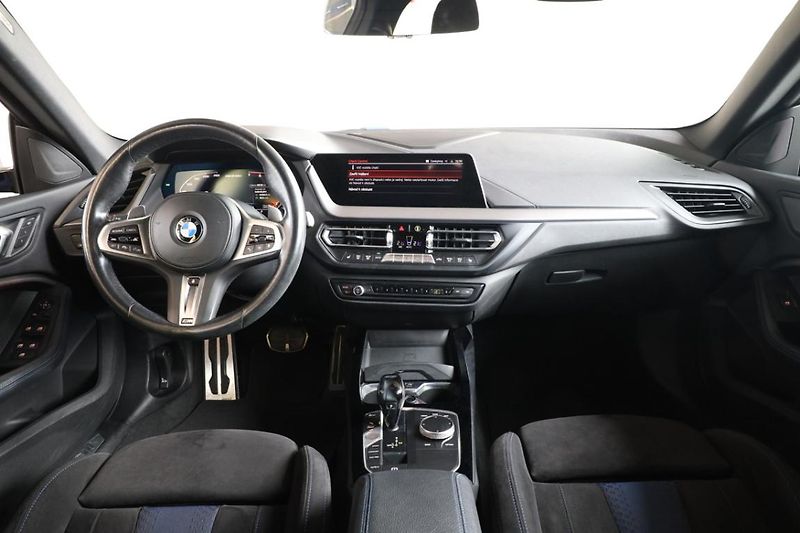 BMW Řada 2 M235i xDrive Gran Coupé - fotka 8 z 26