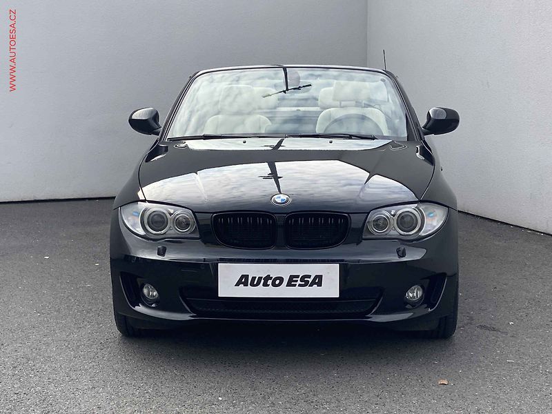 BMW Řada 1 (2010) 2.0D 120D, AT, navi, bixen - fotka 4 z 25