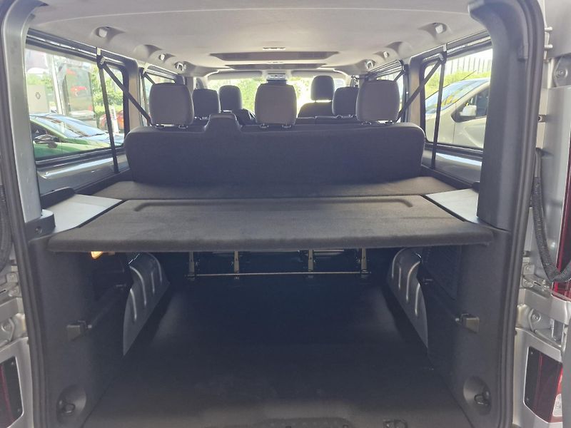 Renault Trafic (2026) L2 Equilibre 150k 8míst - fotka 6 z 19