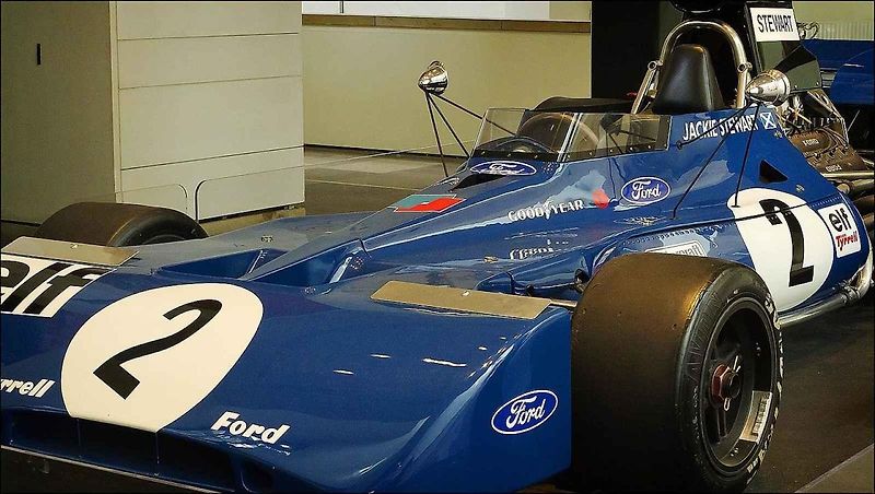 Před nedávnem jeden z legendárních závodníků Formule 1 všech dob Jackie Stewart, kterému se přezdívalo „Létající Skot“, oslavil 85. narozeniny.