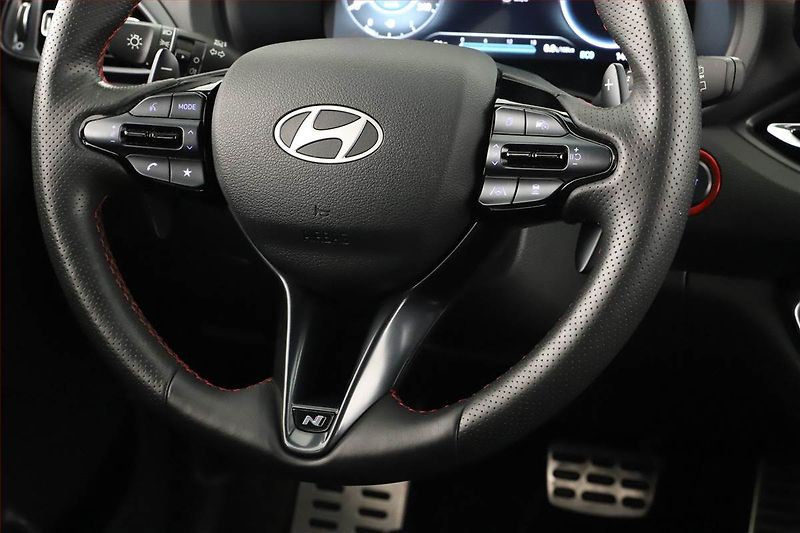 Hyundai i30 (2025) 1.5 T-GDI MHEV 48V, N-LINE - fotka 15 z 16