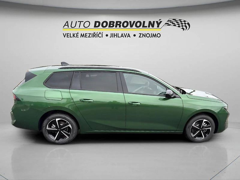 Opel Astra Edition ST Hybrid 1.2 TURBO (1 - fotka 9 z 23