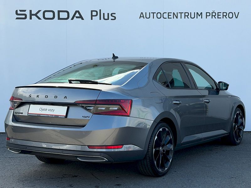Škoda Superb (2023) 2.0 TDI 147kW DSG 4x4 SportLin - fotka 2 z 35