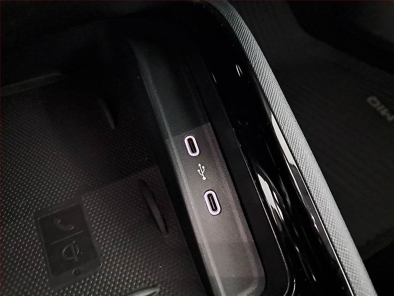 Škoda Kamiq (2021) Style Plus 1.0 TSI, Serv.kniha - fotka 21 z 23