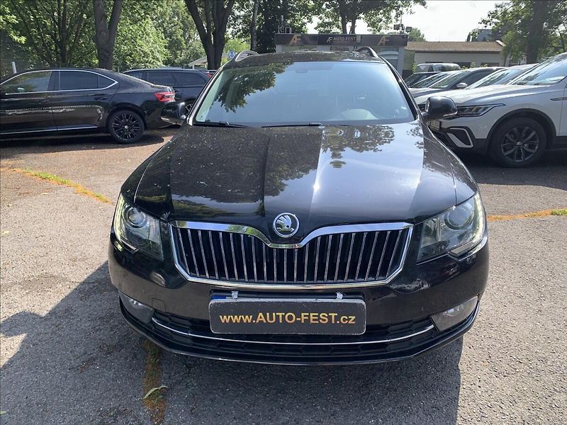 Škoda Superb 2,0 TDI DSG - fotka 2 z 19