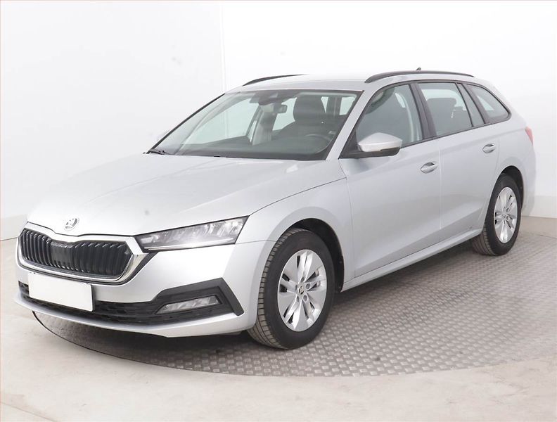 Škoda Octavia (2023) Ambition 2.0 TDI, ČR,1.maj - fotka 2 z 15