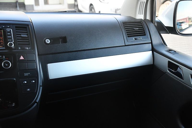 Volkswagen Multivan 2.0TDi ČR 7.MÍST TAŽNÉ M.TOP - fotka 8 z 38