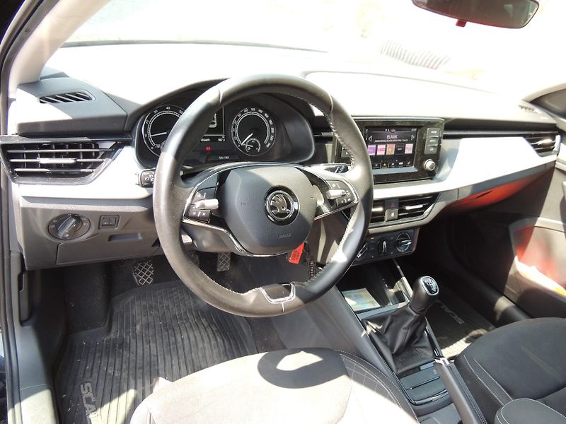 Škoda Scala (2022) 1.5TSi,110kw,AMB+,ČR,1.majitel - fotka 17 z 43