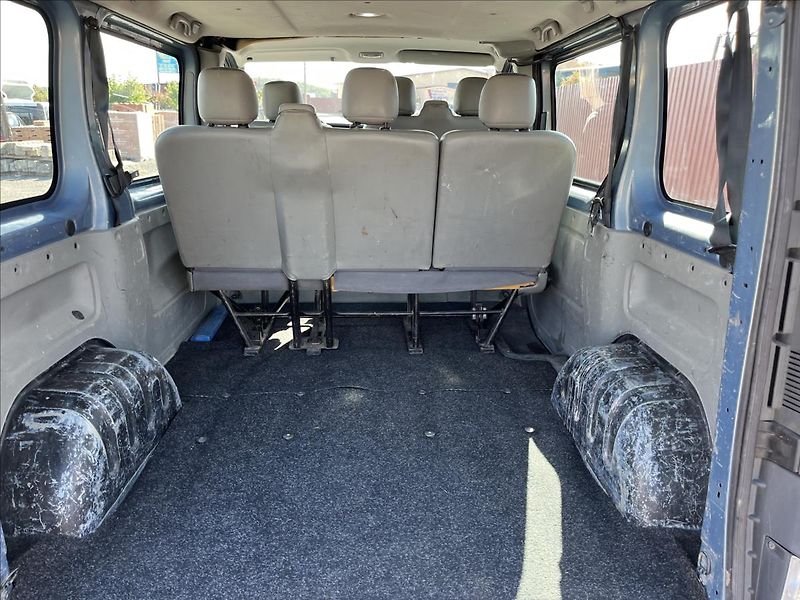 Opel Vivaro 2,5 CDTi 9.MÍST ROZVODY TAŽNÉ - fotka 29 z 37