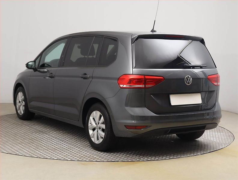 Volkswagen Touran (2020) Highline 2.0 TDI, Automat - fotka 4 z 22