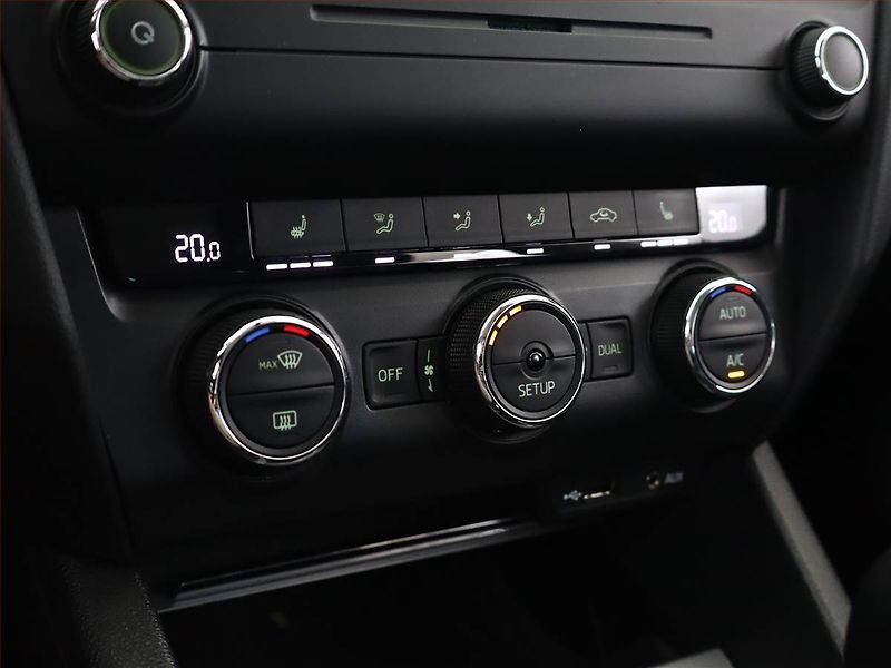 Škoda Octavia (2015) Ambition 1.6 TDI, Tempomat - fotka 13 z 14