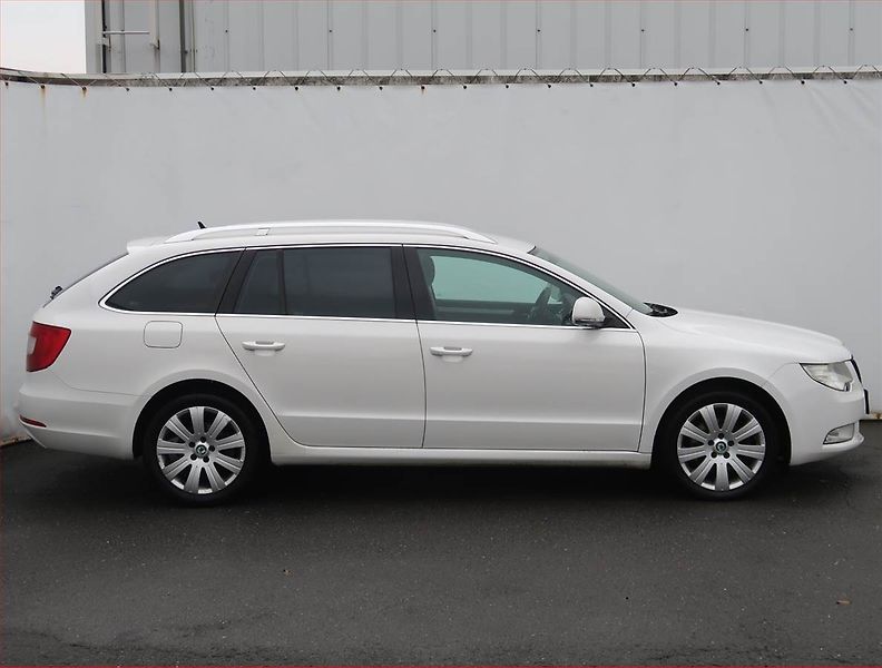 Škoda Superb (2010) Ambition 2.0 TDI, Serv.kniha - fotka 6 z 18