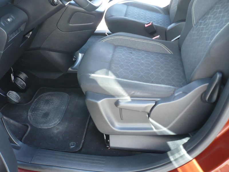 Peugeot Rifter 1.5HDI 75Kw 7Míst Klima - fotka 17 z 30
