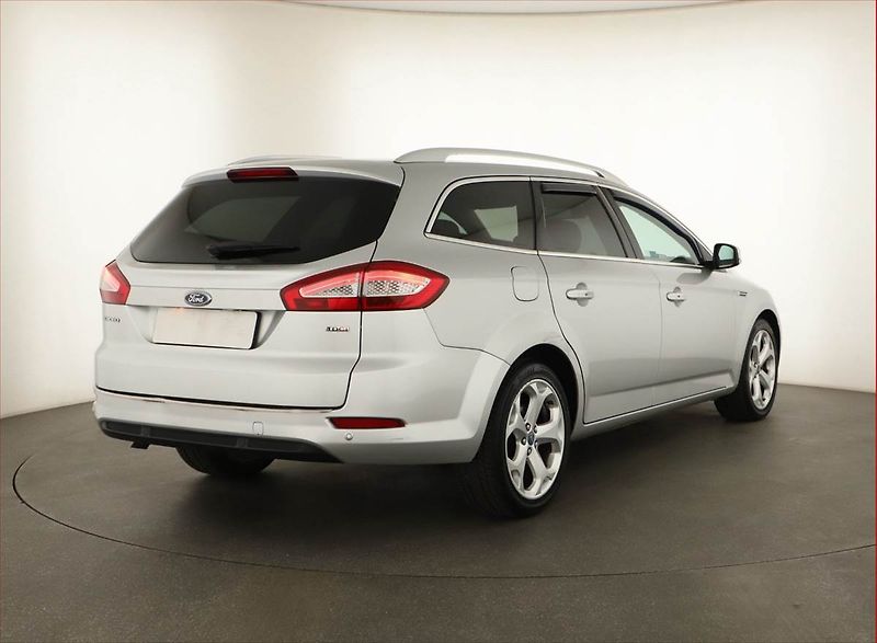 Ford Mondeo (2012) 2.0 TDCi, Automat, Tempomat - fotka 5 z 14
