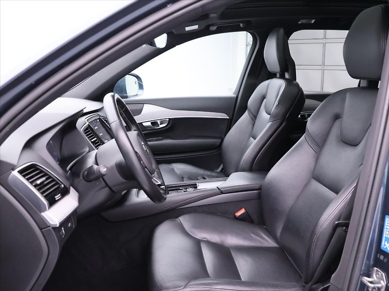 Volvo XC90 2,0 D5 173 kW AWD Momentum DPH - fotka 12 z 39