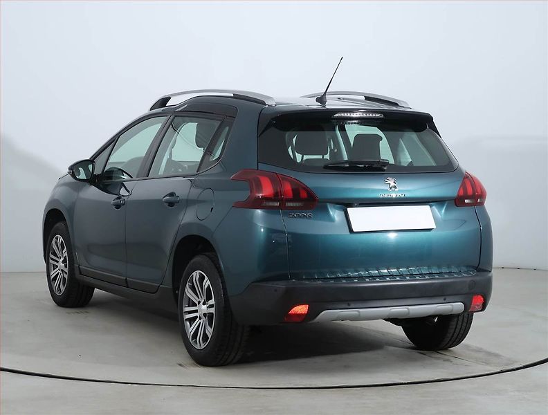 Peugeot 2008 (2019) 1.2 PureTech, Serv.kniha - fotka 4 z 20
