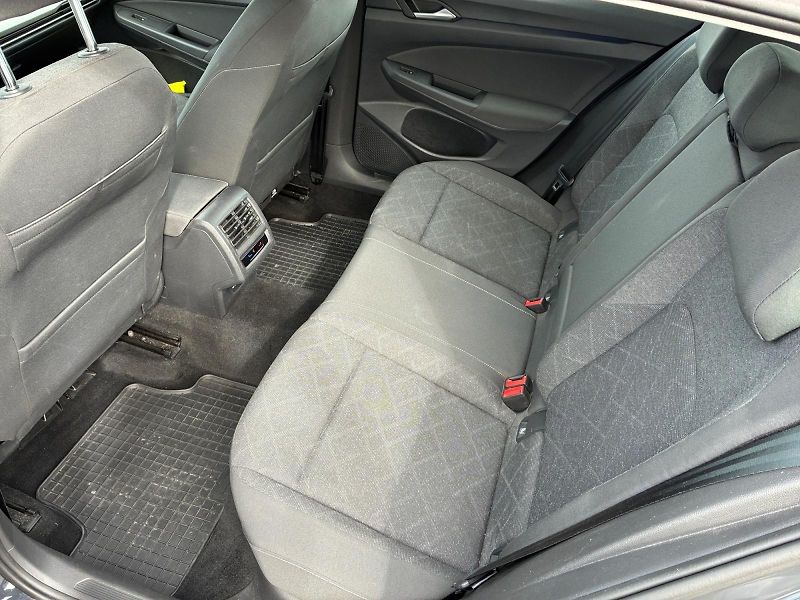Volkswagen Golf (2021) LIFE 2.0TDI 85kW CZ DPH  - fotka 8 z 11