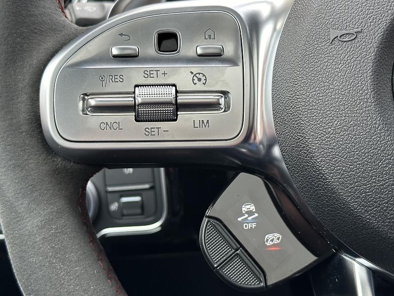 Mercedes-Benz Třídy A A 45AMG-S-4M-ČR-PERFORM - fotka 18 z 38