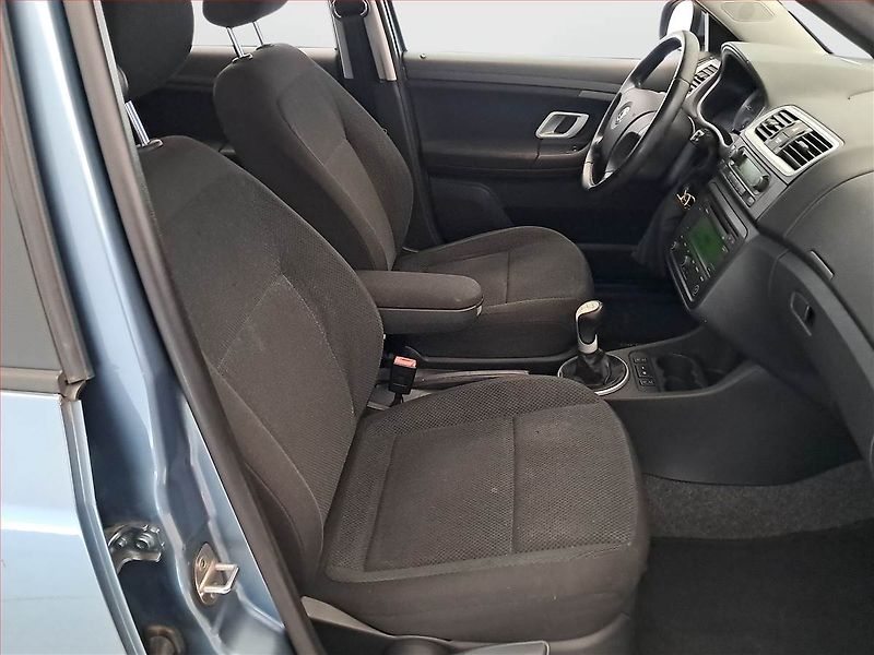 Škoda Fabia (2008) 1.4 TDI, Serv.kniha, udržované - fotka 9 z 15