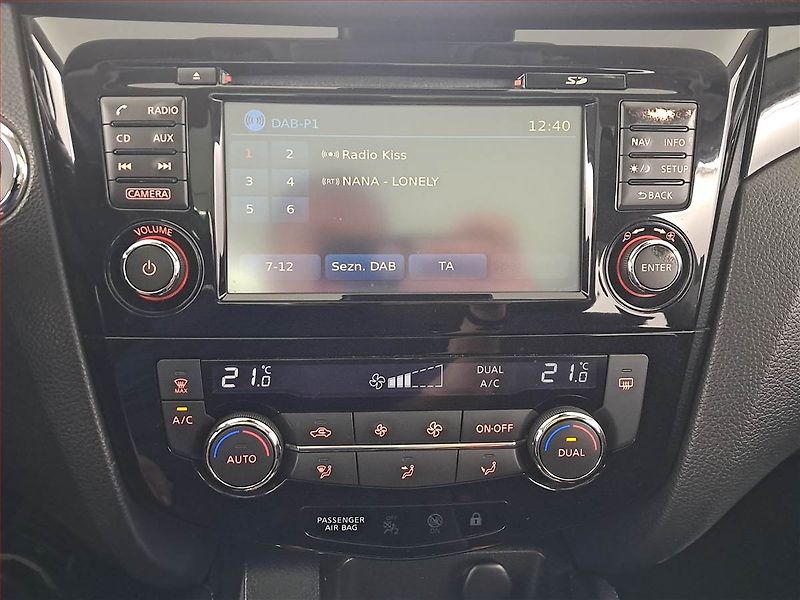 Nissan Qashqai (2015) 1.2 DIG-T, Automat, Serv.kniha - fotka 12 z 19