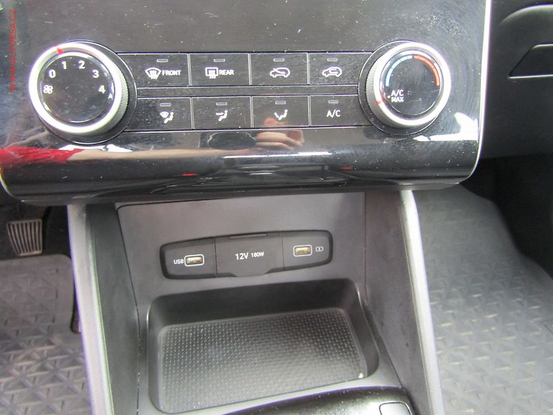 Hyundai Tucson (2021) 1.6 T-GDI, 1.maj,ČR, servis - fotka 12 z 18