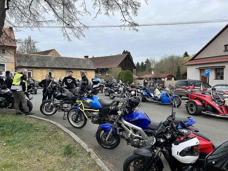 Žehnání motorek v Puclicích.