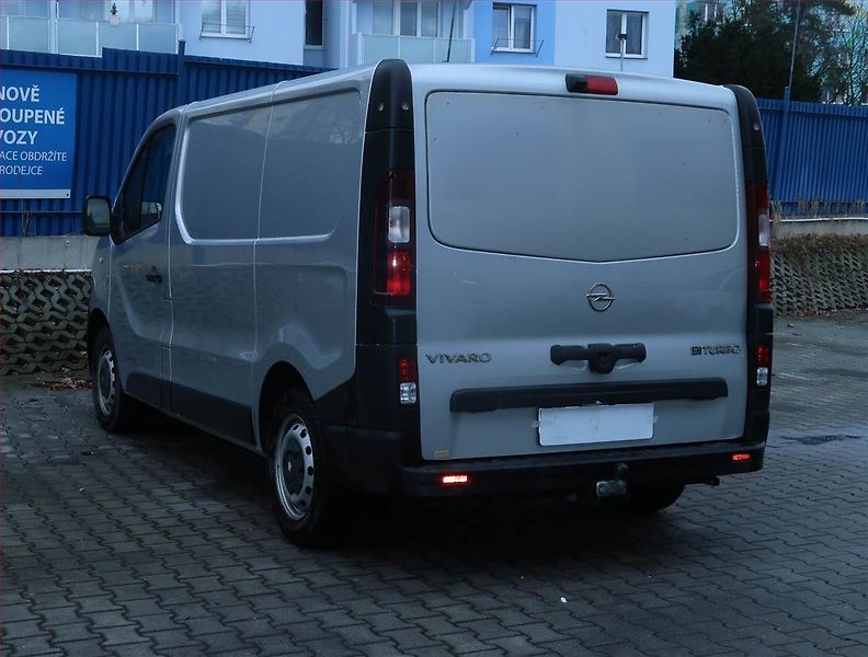 Opel Vivaro (2019) 1.6 BiCDTI - fotka 4 z 16