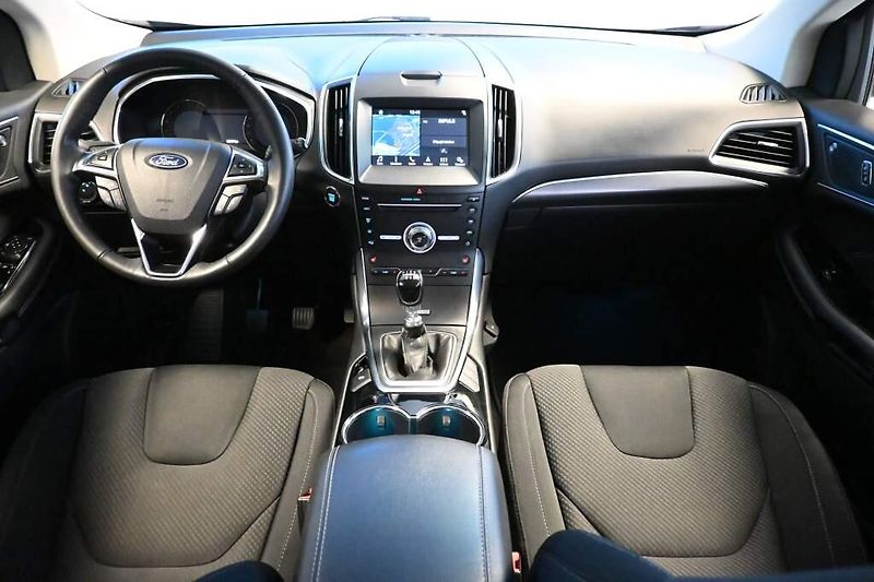 Ford Edge (2019) 2.0 4x4 LED ACC BO Kamera WEBA - fotka 12 z 40