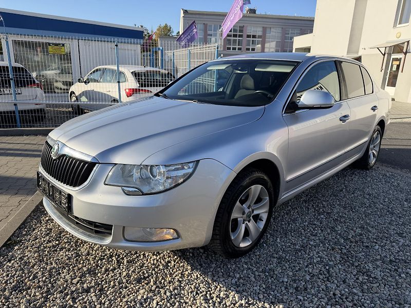 Škoda Superb II 2,0 TDi/103kW - Klima,ESP,. - fotka 3 z 71