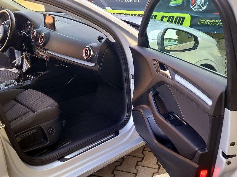 Audi A3 TFSi 103kW Limo,FULL LED - fotka 23 z 44