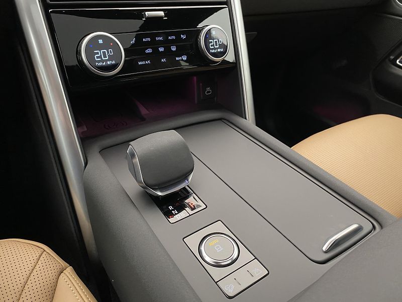 Land Rover Discovery D350 DYNAMIC HSE AWD AUT CZ - fotka 26 z 58
