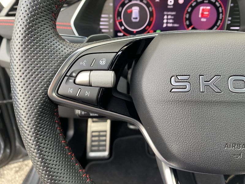 Škoda Octavia Combi 2,0 TSI 195 kW RS DSG - fotka 13 z 28