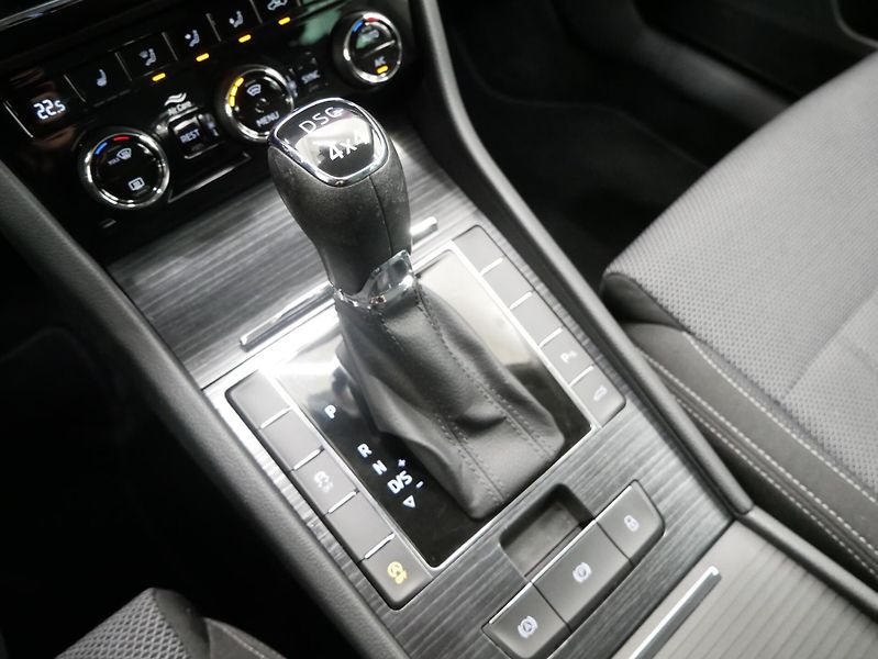 Škoda Superb - fotka 20 z 25