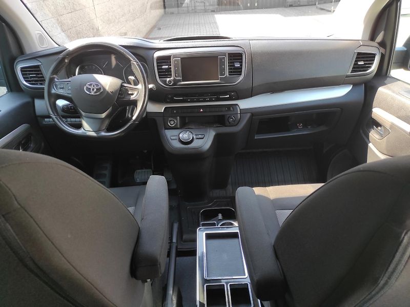 Toyota ProAce Verso 2,0D-4D130kW,L2, Shuttle,ČR - fotka 18 z 44