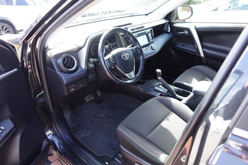 Toyota RAV4 2.0 VVT-i AWD Multidrive S Act - fotka 10 z 30