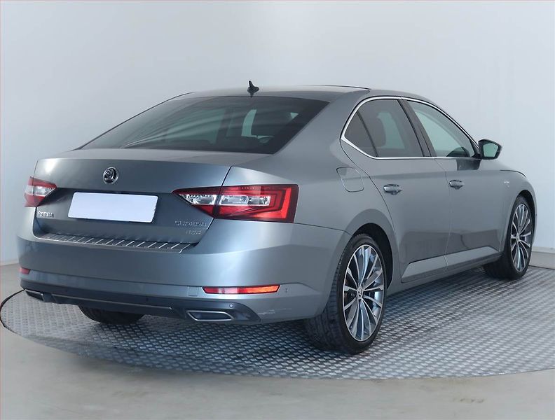 Škoda Superb (2015) Laurin&Klement 2.0 TDI - fotka 5 z 22