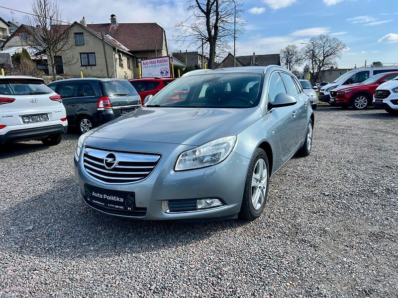 Opel Insignia (2010) 1.8i 103kW Výhřevy,Navi,Servis - fotka 1 z 18