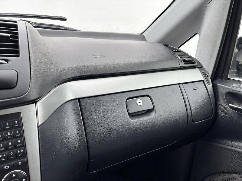 Mercedes-Benz Viano (2012) 3.0CDI V6 165KW  - fotka 25 z 27