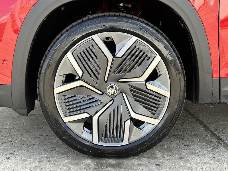 Škoda Kodiaq Exclusive 1.5TSi iV 150kW DSG - fotka 10 z 52