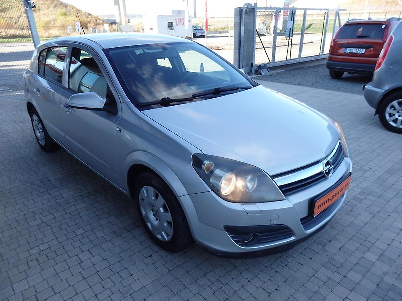 Opel Astra 1.6i 77 kW ZÁLOHOVÁNO - fotka 3 z 13