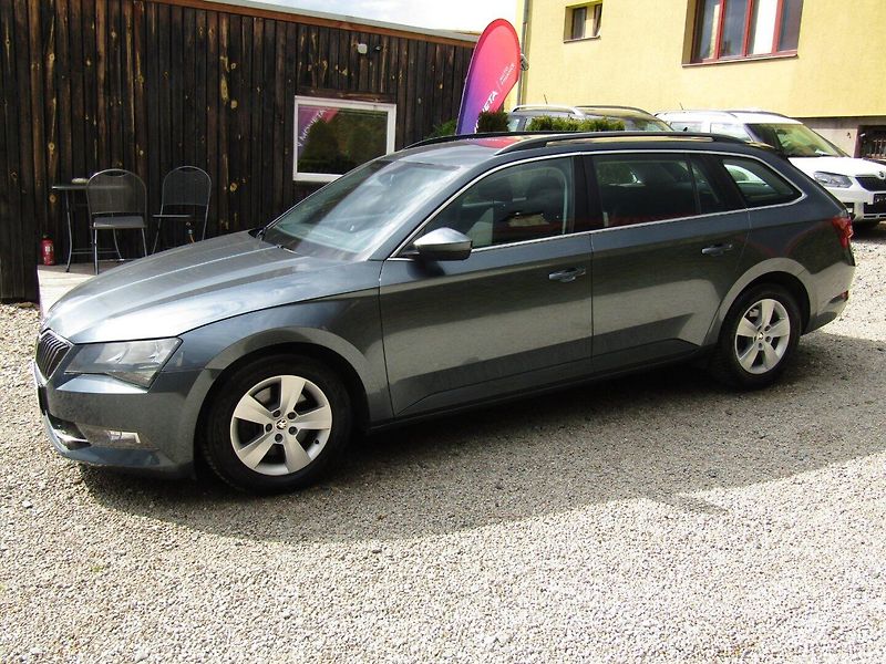 Škoda Superb (2018) 1.6 TDI 88kW DSG - fotka 2 z 38