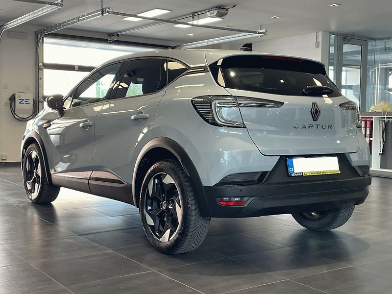 Renault Captur (2025) TECHNO 1,3TCe 160k EDC - fotka 3 z 18