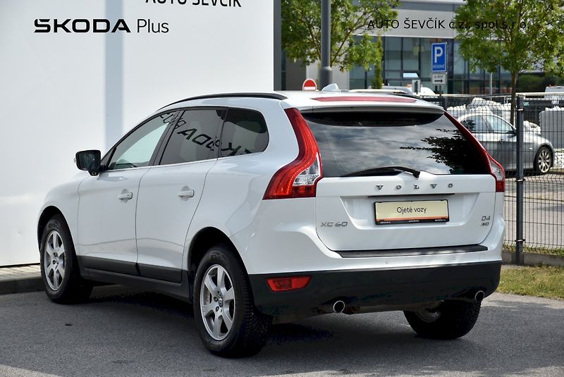 Volvo XC60 (2012) 2.4 D5 120kw 4x4 - fotka 13 z 20